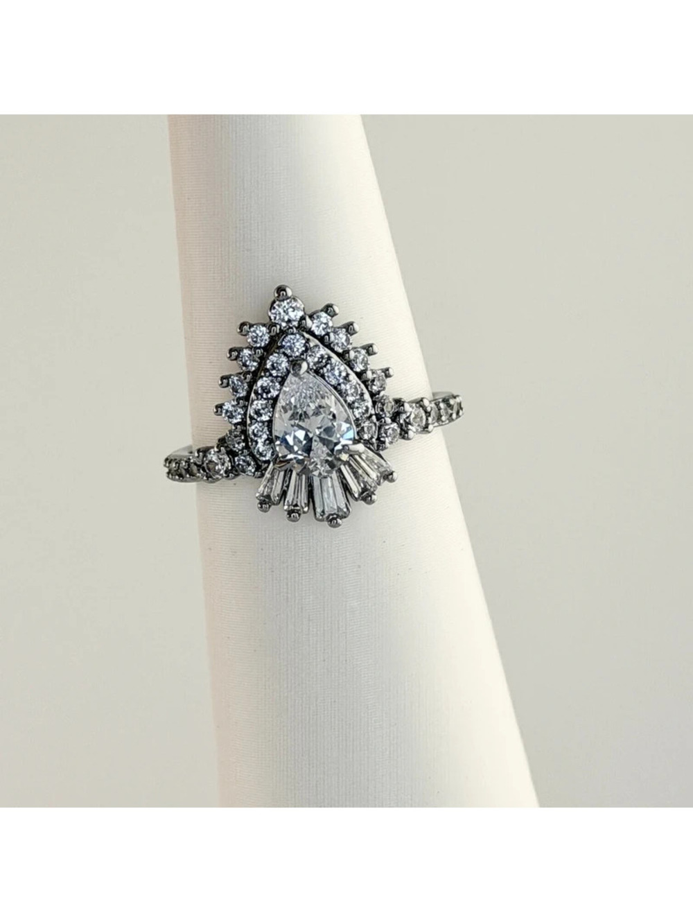 Bomb Party Sz 6 "Style Is Eternal" Clear Cz Hematite RBP7445